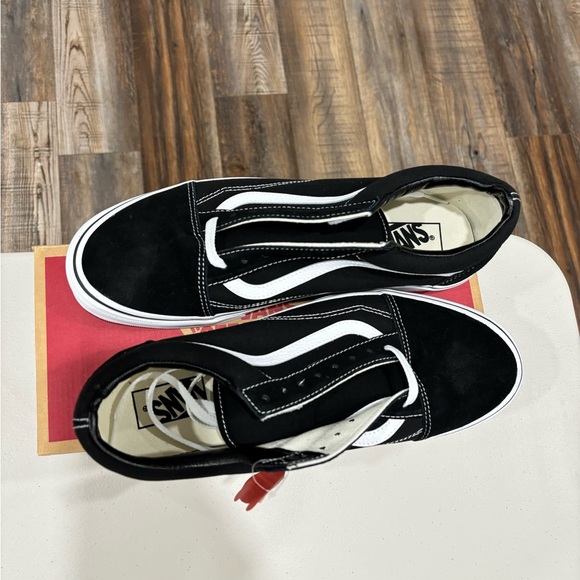 Brand new vans - Picture 3 of 4